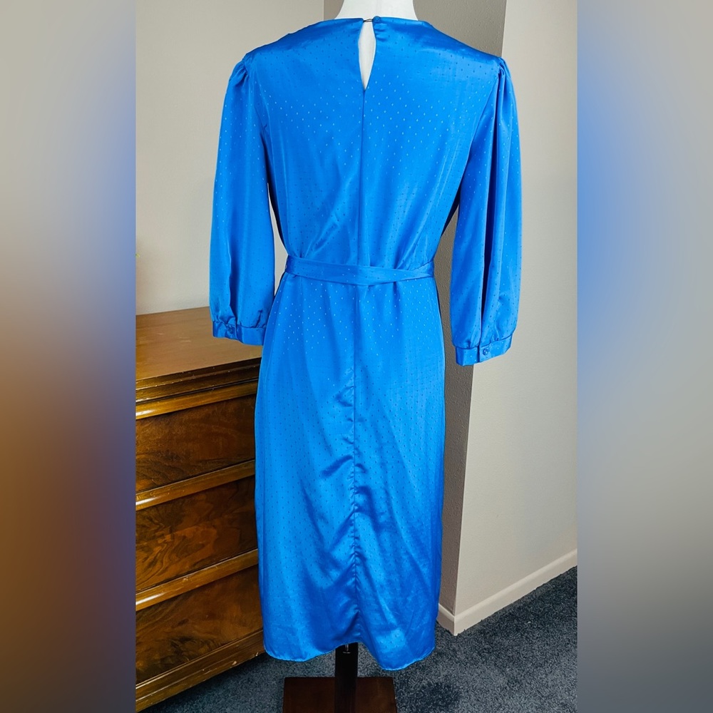 Vintage royal blue midi dress features a distinctive cowl neck and a tie waist - Picture 3 of 7